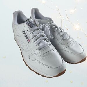 Classic Reebok Men's White Sneakers in size 12 - mint